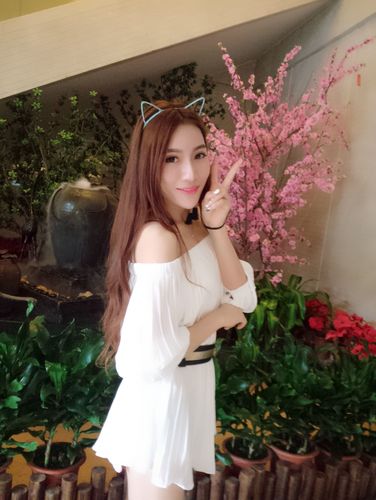 游龙网络女神楚楚:静若处子,动若脱兔